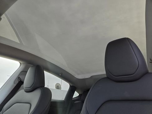 Used 2026 Tesla Model Y Long Range image 21