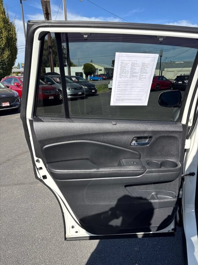 Used 2018 Honda Pilot Elite image 11