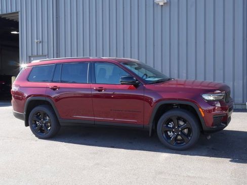 New 2025 Jeep Grand Cherokee L Altitude image 6