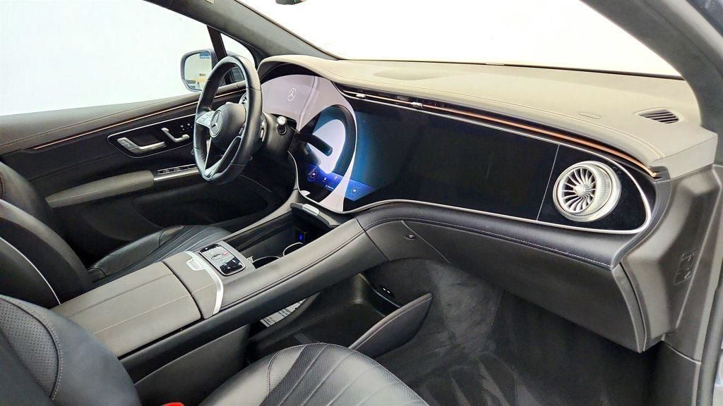 Used 2023 Mercedes-Benz EQS 580 4MATIC SUV image 24