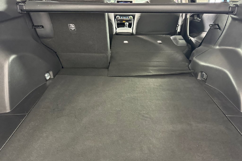 Used 2023 Toyota RAV4 XLE FWD image 17