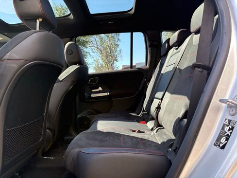 Used 2023 Mercedes-Benz GLB 250 4MATIC image 12