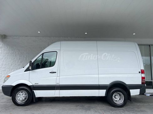 Used 2010 Mercedes-Benz Sprinter 3500 image 4