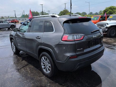 Used 2019 Jeep Cherokee Latitude Plus w/ Cold Weather Group AWD/4WD image 5
