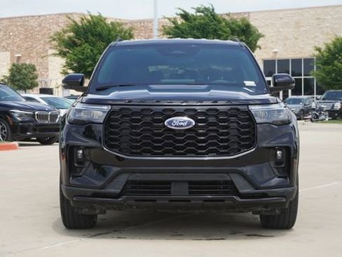 Used 2025 Ford Explorer ST-Line w/ ST-Line Street Pack AWD/4WD image 2