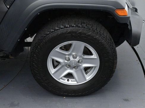 Used 2023 Jeep Gladiator Sport AWD/4WD image 30