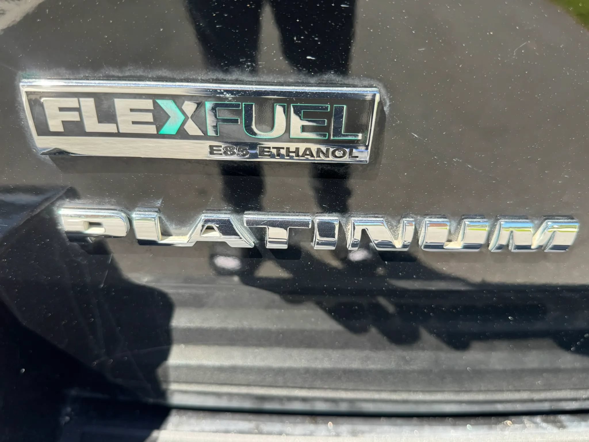 Used 2012 Cadillac Escalade Platinum RWD image 36