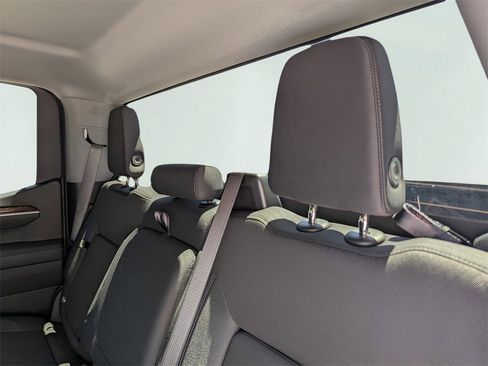 New 2025 GMC Sierra 1500 Elevation image 10