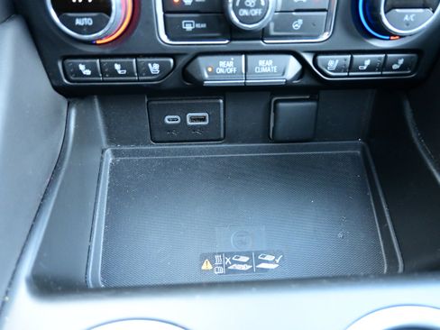 Used 2024 Chevrolet Tahoe High Country w/ Advanced Technology Package image 33