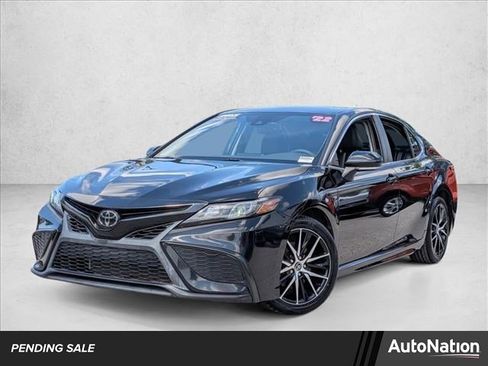 Certified 2022 Toyota Camry SE w/ Convenience Package FWD image 1
