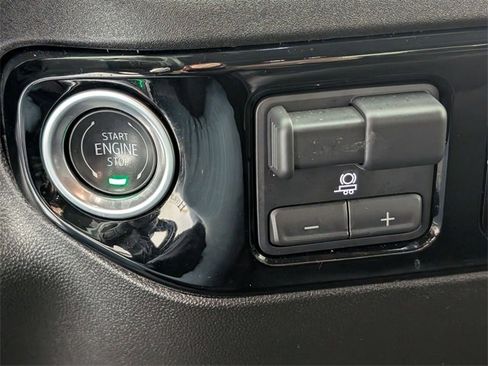 Used 2025 Chevrolet Silverado 1500 LT image 23