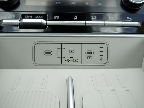Certified 2026 Hyundai Santa Fe SEL AWD/4WD image 32
