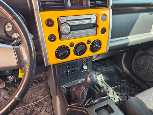 Used 2007 Toyota FJ Cruiser 4WD image 6