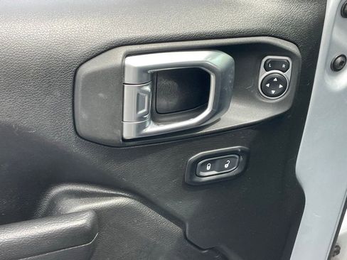 Used 2023 Jeep Wrangler Unlimited image 6