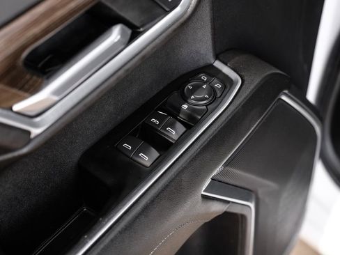 Used 2022 Chevrolet Silverado 1500 LT w/ Z71 Off-Road Package image 44