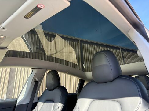 Used 2021 Tesla Model Y 2WD image 21