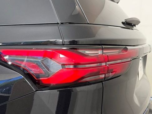 Used 2023 Chevrolet Traverse RS w/ LPO, Floor Liner Package image 13