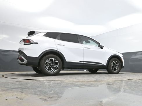Used 2025 Kia Sportage LX AWD/4WD image 27