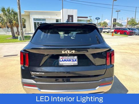 Used 2025 Kia Sorento S w/ Panoramic Sunroof Package FWD image 6