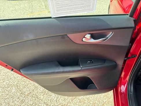 Used 2021 Kia Forte LXS FWD image 13
