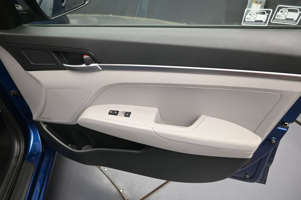 Used 2019 Hyundai Elantra SE FWD image 29