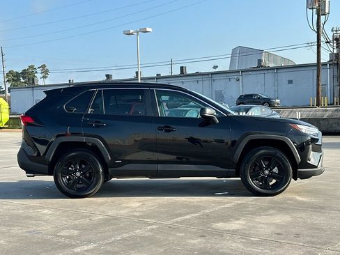 Certified 2025 Toyota RAV4 LE AWD/4WD image 7