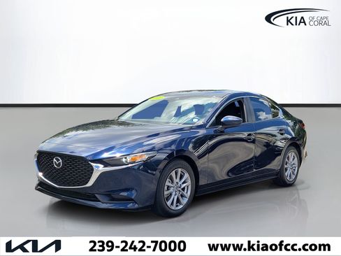 Used 2020 MAZDA MAZDA3 Sedan FWD image 3
