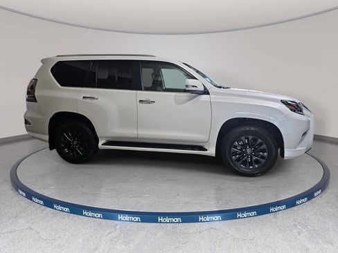 Certified 2020 Lexus GX 460 Premium w/ Premium Package AWD/4WD image 4