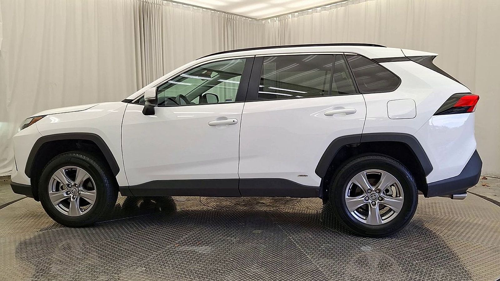 Certified 2025 Toyota RAV4 XLE AWD/4WD image 12
