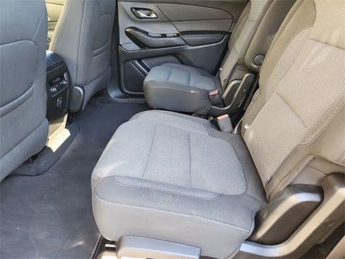 Used 2023 Chevrolet Traverse LT image 23
