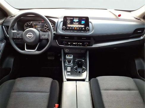 Certified 2023 Nissan Rogue SV image 11