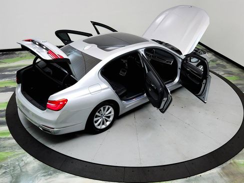 Used 2019 BMW 740i 740i image 40