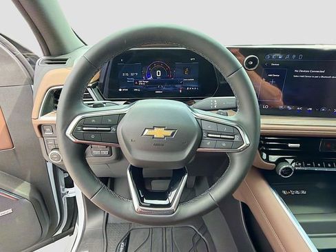 Used 2026 Chevrolet Suburban High Country AWD/4WD image 42