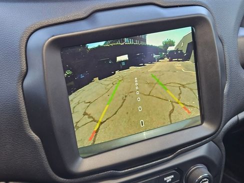 Used 2023 Jeep Renegade Altitude w/ Sun/Sound Group image 21