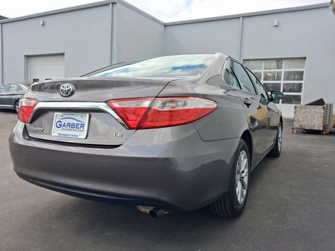 Used 2015 Toyota Camry LE image 23