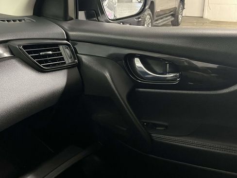 Used 2019 Nissan Rogue Sport SV w/ All-Weather Package image 34