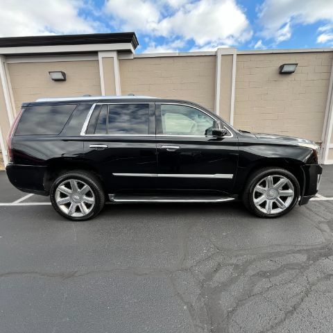 Used 2018 Cadillac Escalade Luxury AWD/4WD image 4