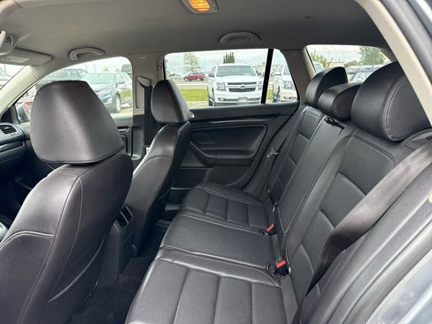 Used 2011 Volkswagen Jetta TDI FWD image 10