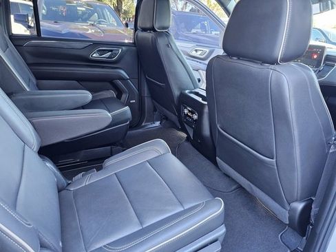 Used 2023 GMC Yukon XL SLT w/ SLT Luxury Package image 26