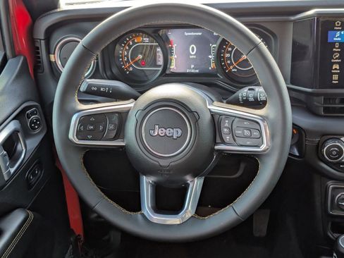 Used 2024 Jeep Wrangler Sahara image 17