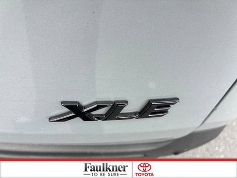 Certified 2025 Toyota Sienna XLE Woodland Edition AWD/4WD image 23