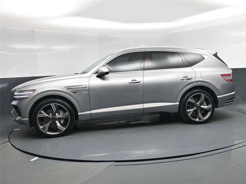 Used 2025 Genesis GV80 3.5T Prestige image 3