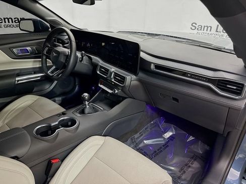 Used 2025 Ford Mustang GT Premium RWD image 27