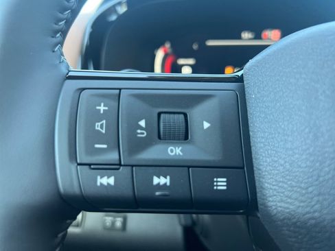 New 2026 Nissan Pathfinder Platinum image 10