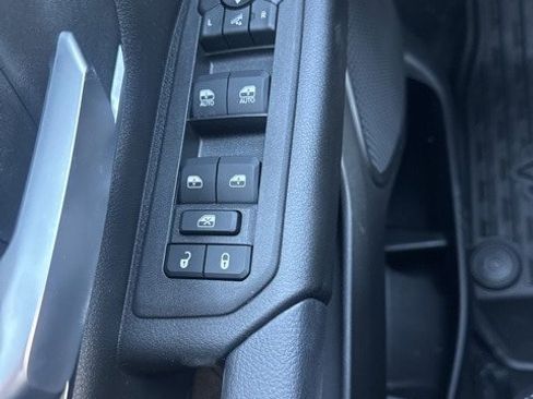 New 2026 RAM 1500 4x4 Crew Cab image 17