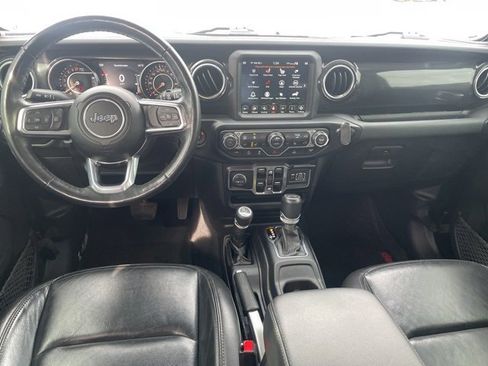 Used 2022 Jeep Wrangler Unlimited Sahara image 3