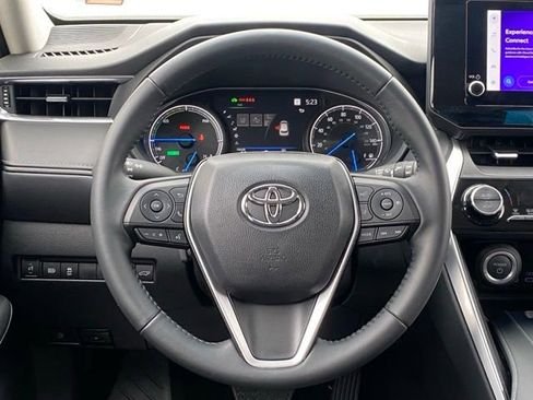 Certified 2023 Toyota Venza LE AWD/4WD image 16