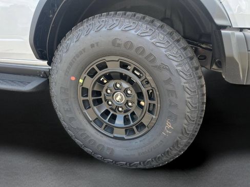New 2026 Ford Bronco Badlands w/ Sasquatch Package AWD/4WD image 11