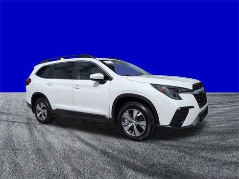 Used 2025 Subaru Ascent Premium image 2