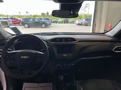 Used 2023 Chevrolet TrailBlazer LT FWD image 15